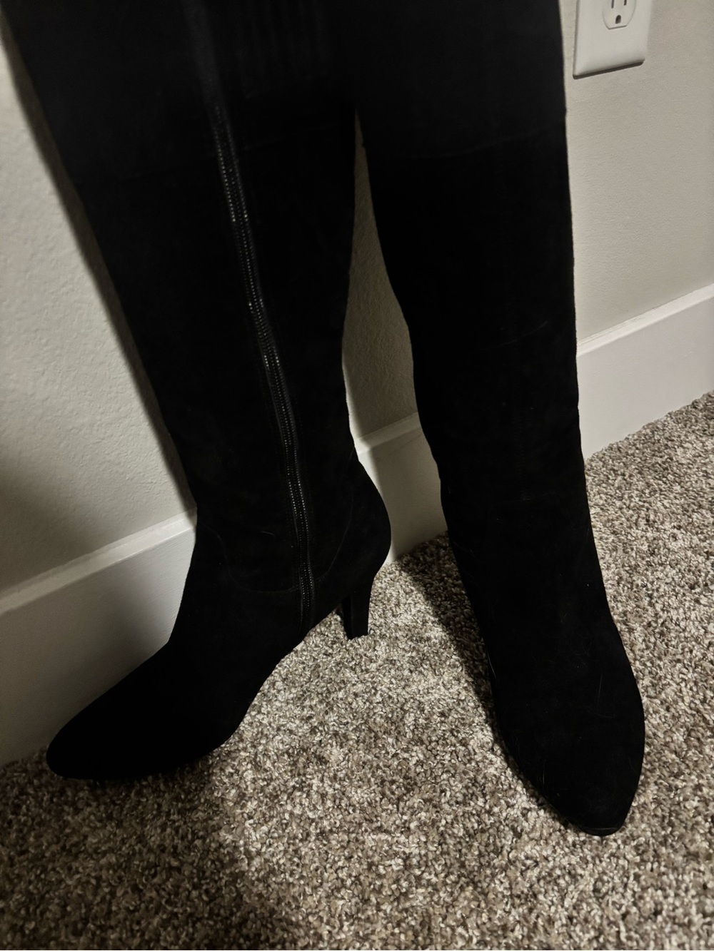 Van Eli black suede boots